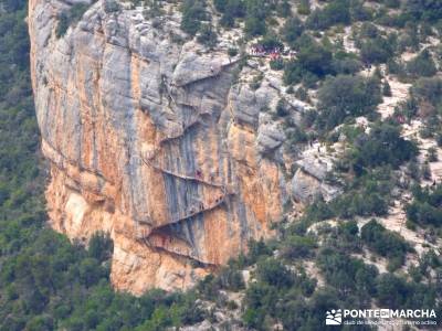 Montfalcó,Mont-rebei-Noguera Ribagorzana-Semana Santa; montañas cuevas del aguila cebreros